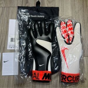Mercurial Touch Victory Gloves